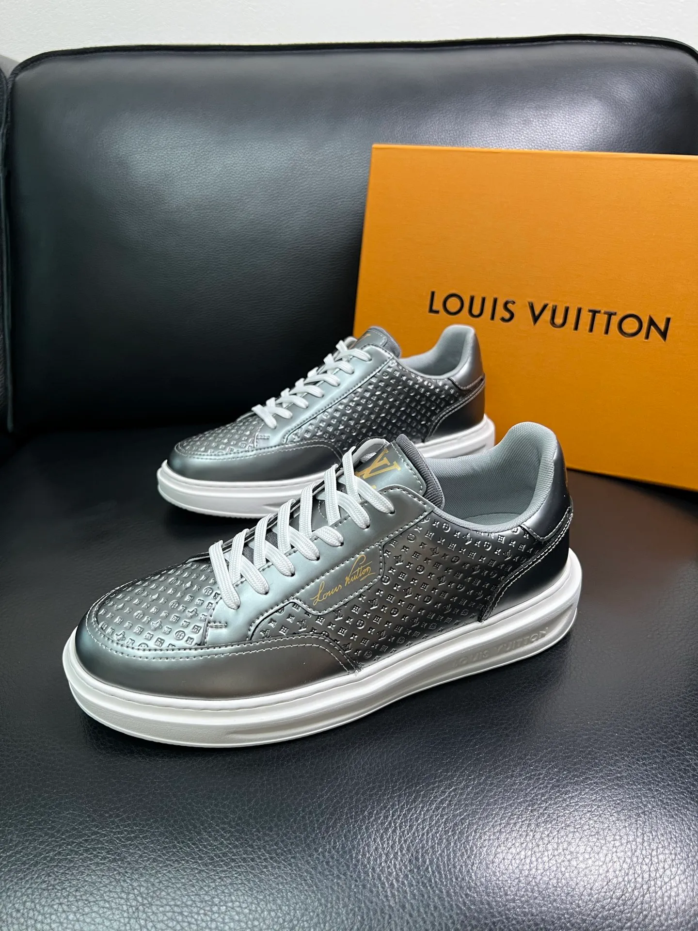 Men's shoes 💰740 Lv high quality top crafts Louis Vuitton sports shoes counter synchronized with original factory configuration, uppers imported from Italy, high-quality splicing colorful complex crafts, imported mesh pads soft and comfortable, soles: original soles specially provided by the original factory, T men's shoes 💰U exclusive movable molded soles super comfortable, original factory and single goods, welcome to compare, code number 38-44 (customized 45) 85867